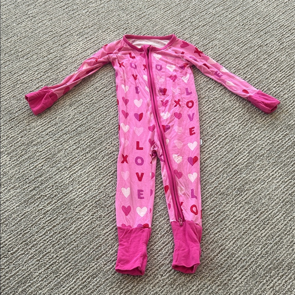 6-12 month little sleepies heart zippy